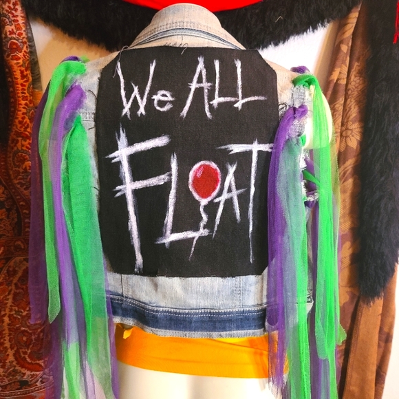 Hand Made Punk PennyWise Cosplay 🤡🎈 - Picture 2 of 5